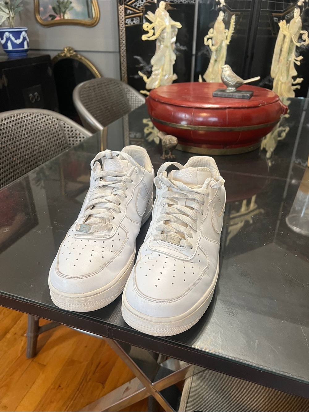 Nike White Low Air Force ones Leather Sneakers used in mens size 11